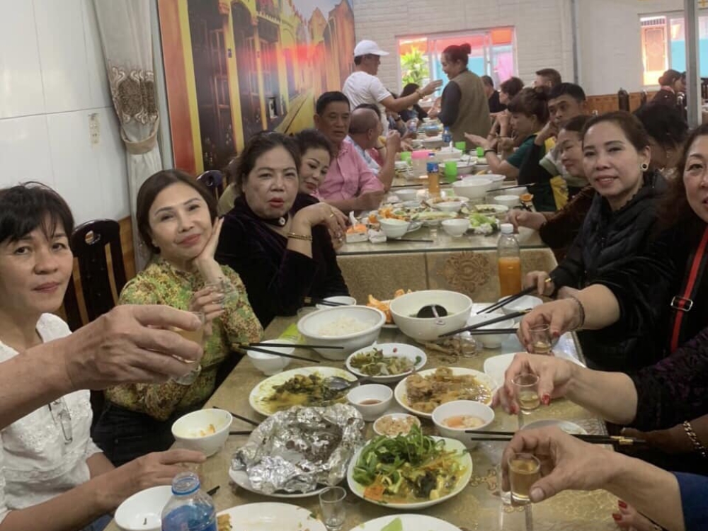 Thôn tin liên hệ